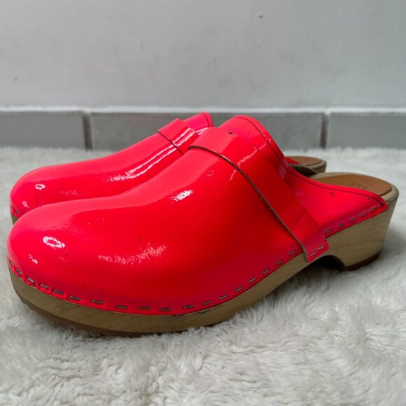 Verka Women's Neon Pink Patent Leather Clogs Slip On Shoes Size 40 - Picture 1 of 16